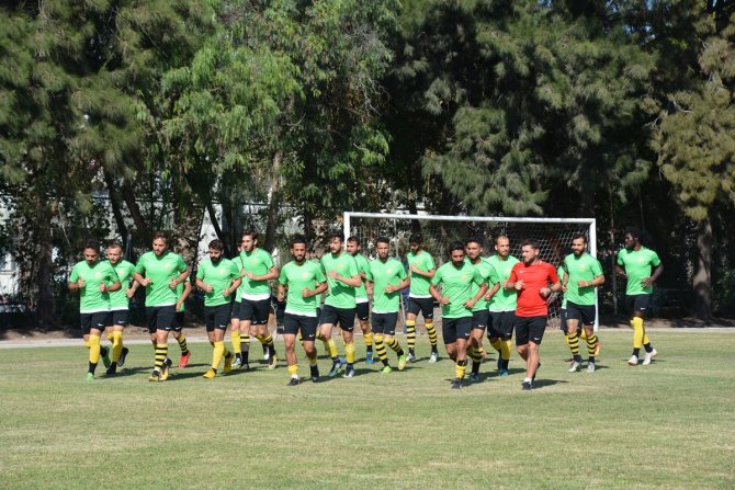 Aliağaspor FK Bornova Yeşilova Spor Maçına Hazırlanıyor