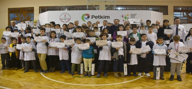 Aliağalı Öğrenciler Satranç Turnuvasında Yarıştı