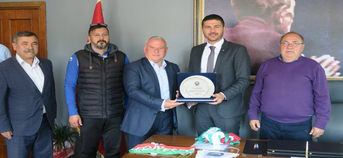 Foça Belediyespor Kulübü’nden Başkan Gürbüz’e Ziyaret