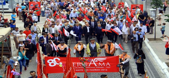 Tarihi Bergama Kermesine Görkemli Açılış