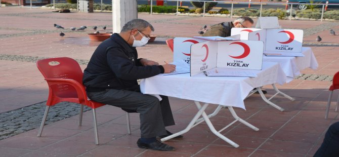 Türk Kızılay’ı Aliağa’da Kan Bağışı Topluyor