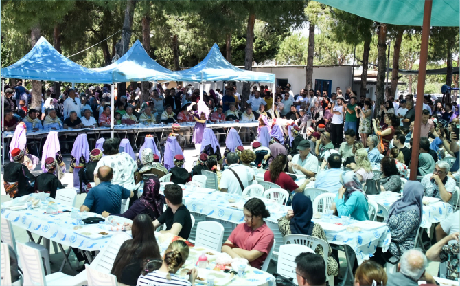 Aliağa'da Geleneksel Hayır Şenliği Büyük İlgi Gördü