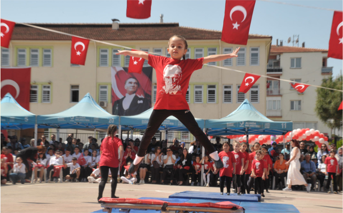 Aliağa’da 23 Nisan Çocuk Bayramı Coşkuyla Kutlandı