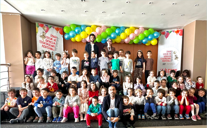 İzmir Çocuk ve Gençlik Tiyatro Festivali Coşkuyla Sonlandı