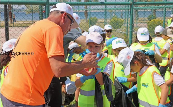 Aliağa’da Öğrencilerden Anlamlı Çevre Günü Etkinliği