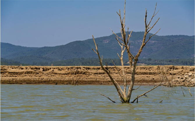 İZSU vatandaşları su tasarrufuna davet ediyor