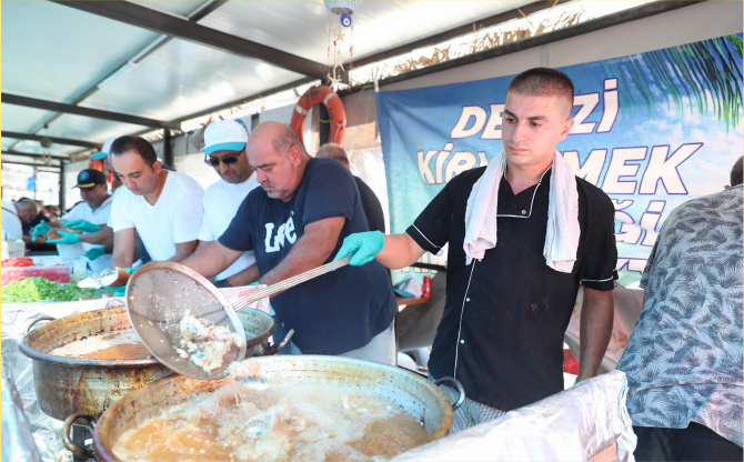 Aliağa’da Balık Sezonu Coşkuyla Açıldı