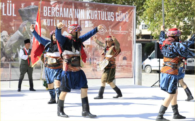 Bergama’nın Kurtuluşu Törenlerle Kutlandı