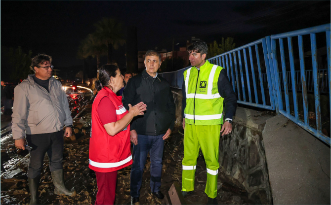 Başkan Tugay Foça’da incelemelerde bulundu