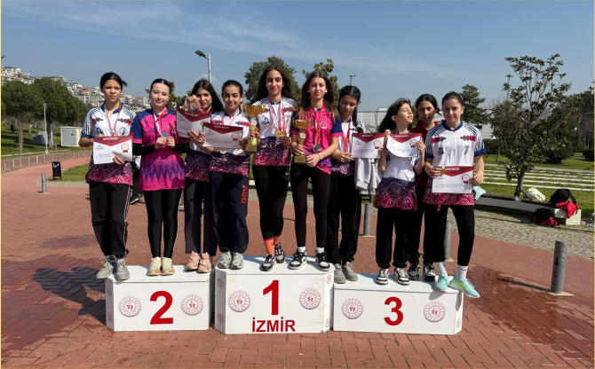 Atatürk Ortaokulu Öğrencileri Oryantiringde İzmir’e Damga Vurdu