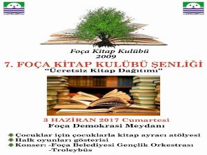 Foça’da Ücretsiz Kitap Dağıtımı