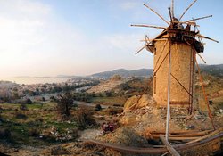 Foça'da bitirilemeyen restorasyon