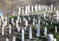 Osmanlı mezarlığına Ziyaret Engeli