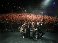 Model şarkıları ile şenlendiler!