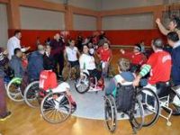 İzmir Üniversitesi Kes’ten 7’de 7 