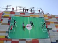 Dikey Sahada Futbol Oynadılar