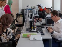 İzmirli annelerin arkasında Büyükşehir Belediyesi var