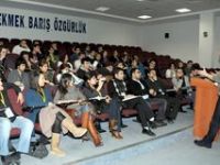 Gençler Geleceği Tartıştı 