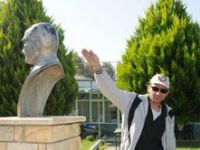 Atatürk Büstüne İlgisizlik 