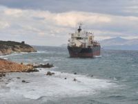 Fırtına Gemiyi Karaya Vurdu 